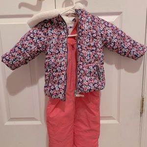 Carter’s girl snowsuit set size 18 months